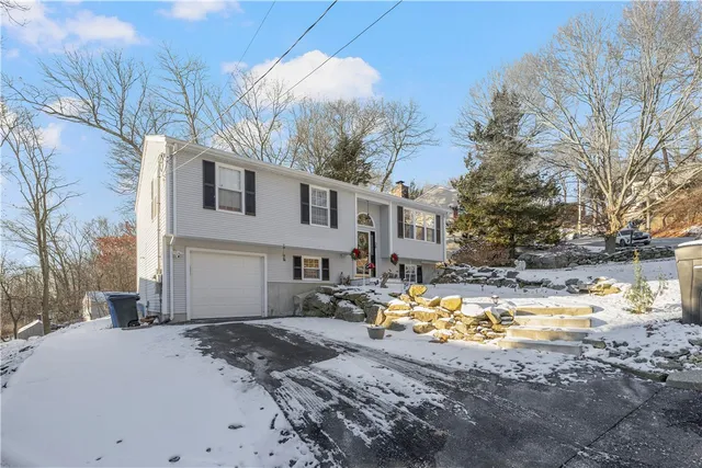 $549,900 | 26 Smith Street, Lincoln, RI 02865