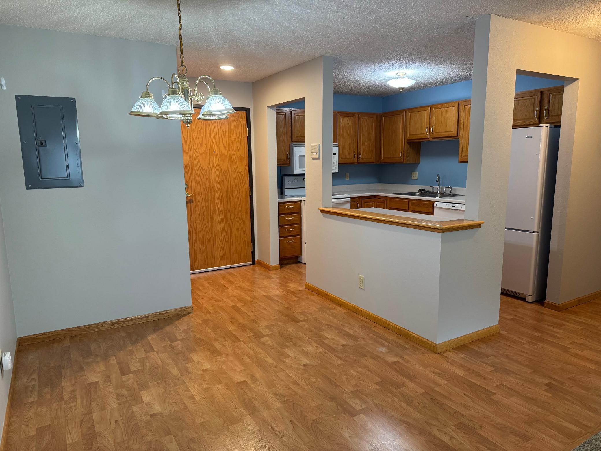 912 Hawthorne Street, Unit 106 Alexandria, MN 56308 - Photo 12 of 32