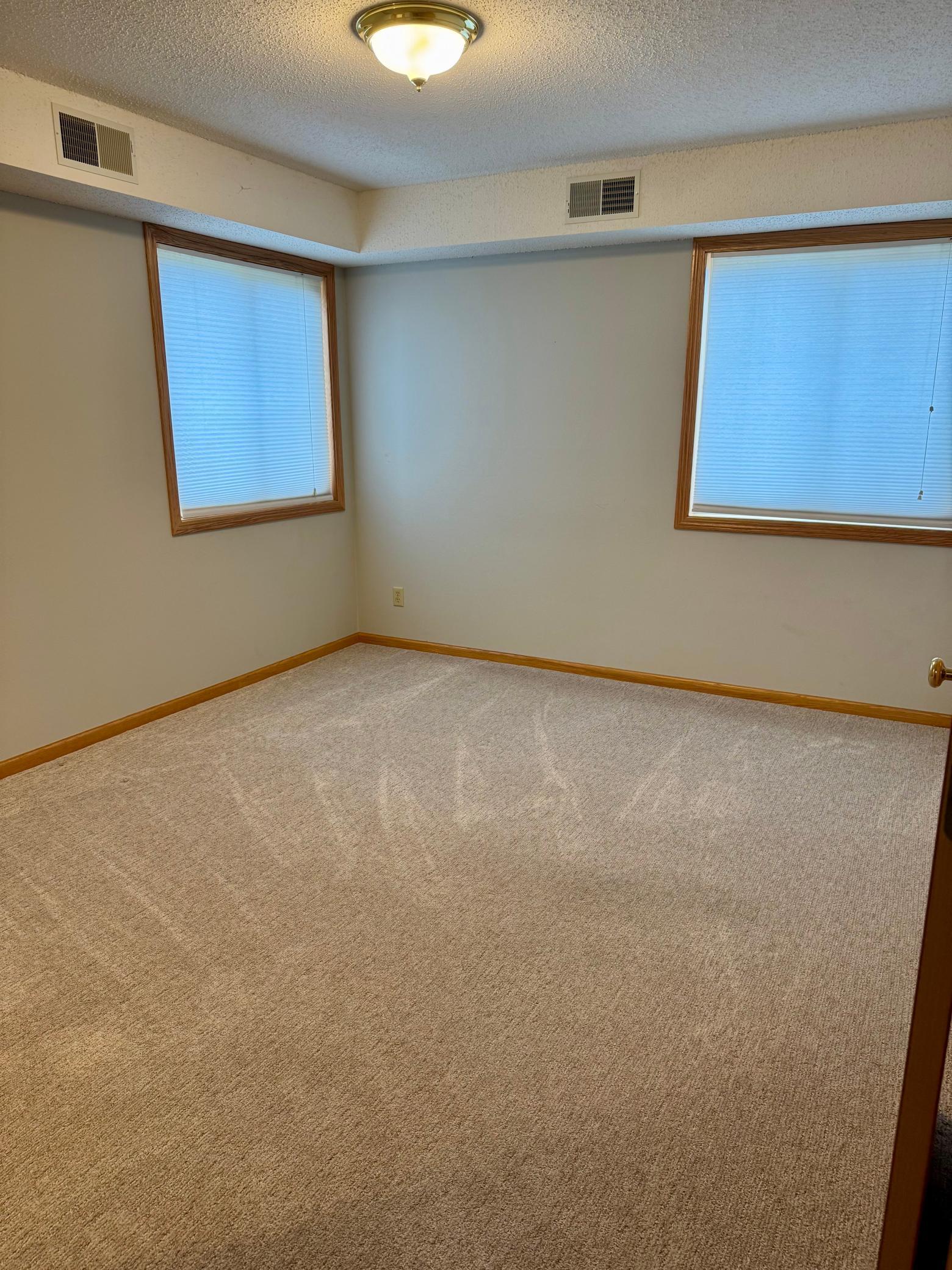 912 Hawthorne Street, Unit 106 Alexandria, MN 56308 - Photo 13 of 32