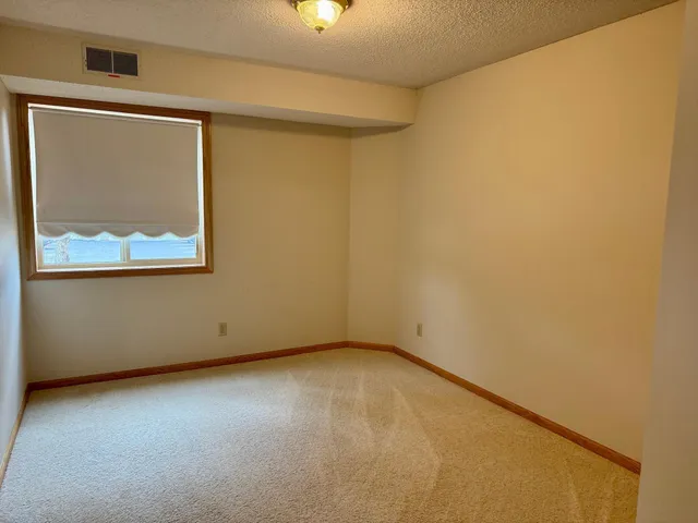 $163,500 | 912 Hawthorne Street, Unit 106, Alexandria, MN 56308