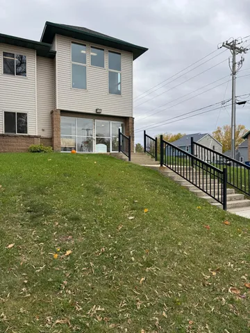 $163,500 | 912 Hawthorne Street, Unit 106, Alexandria, MN 56308