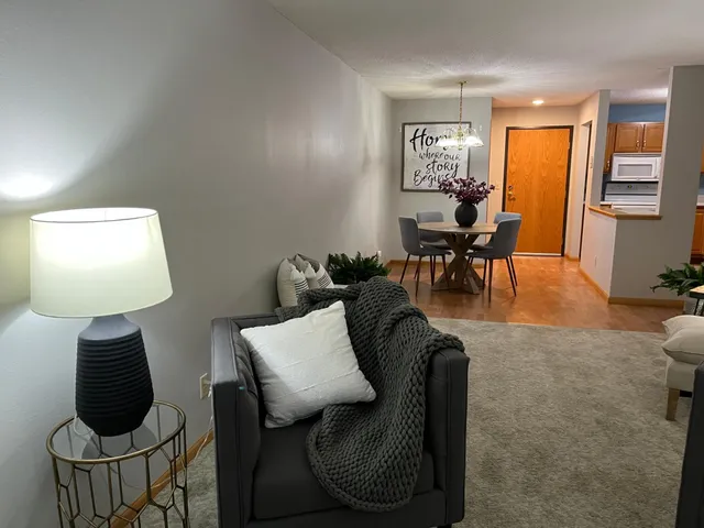 $163,500 | 912 Hawthorne Street, Unit 106, Alexandria, MN 56308