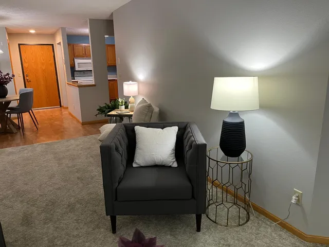 $163,500 | 912 Hawthorne Street, Unit 106, Alexandria, MN 56308