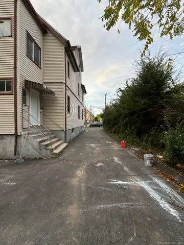 $2,200 | 54 Overlook Avenue, New Britain, CT 06053