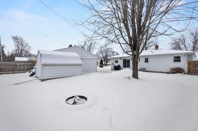 $259,000 | 975 Clover Street, Menasha, WI 54952
