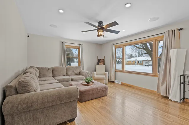 $259,000 | 975 Clover Street, Menasha, WI 54952