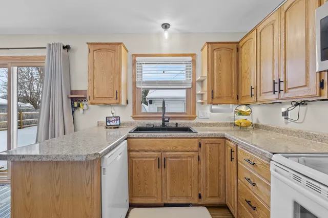 $259,000 | 975 Clover Street, Menasha, WI 54952