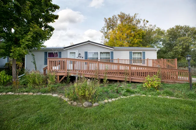 $189,900 | 506 Center Street, Clyman, WI 53016