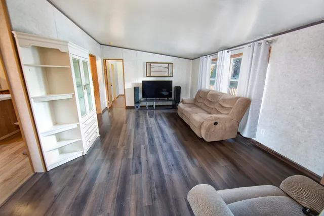 $189,900 | 506 Center Street, Clyman, WI 53016