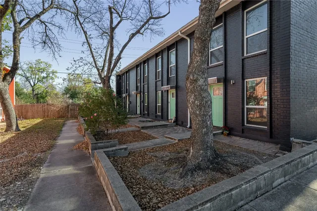 $1,995 | 3820 Southway Drive, Unit D, Austin, TX 78704