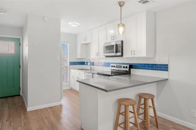 $1,995 | 3820 Southway Drive, Unit D, Austin, TX 78704