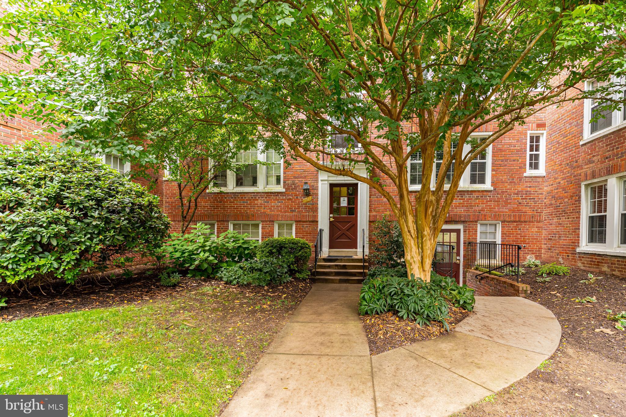 1728 North Rhodes Street, Unit 5275 Arlington, VA 22201 - Photo 3 of 19 Abundant mature tree's