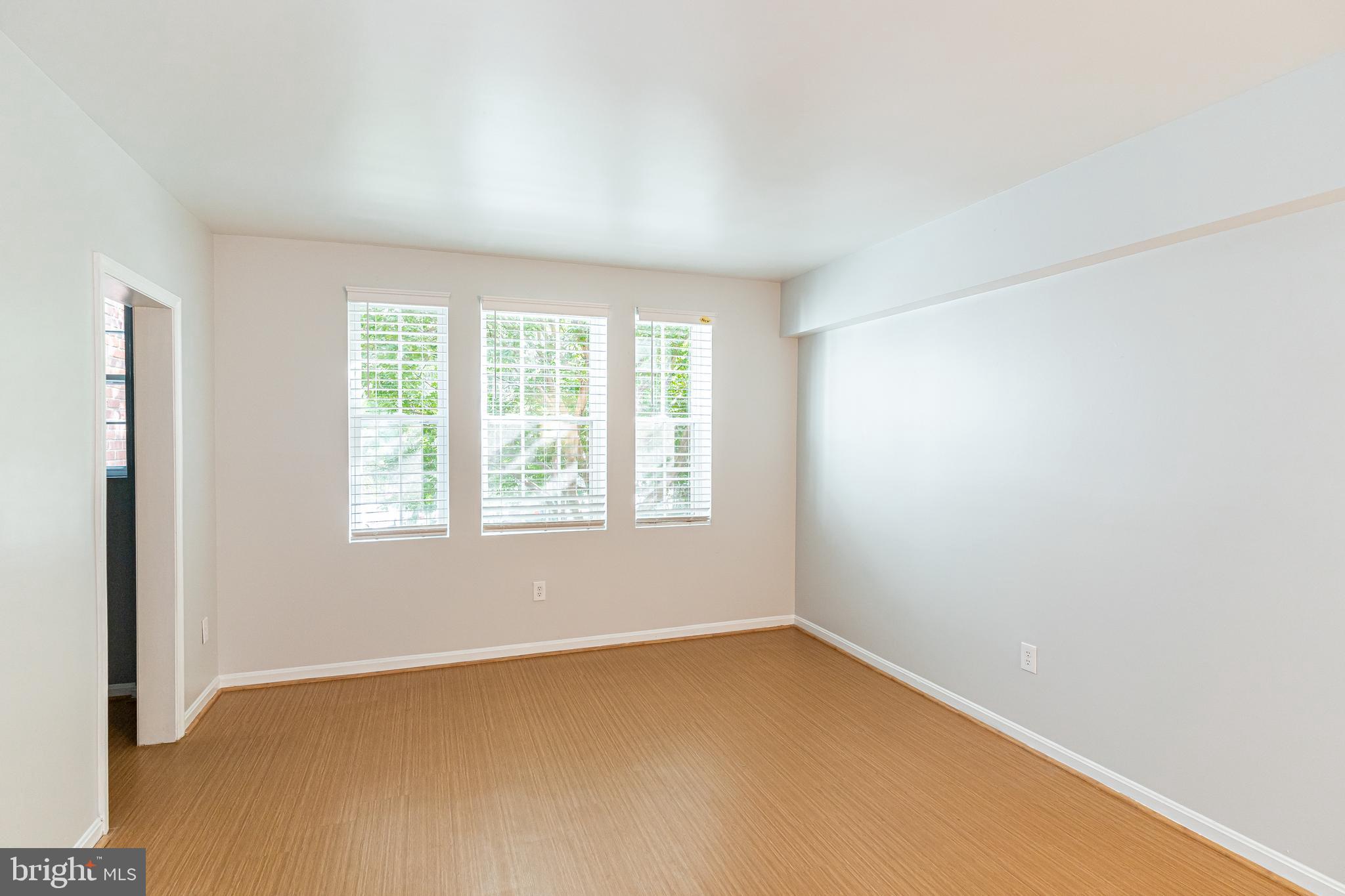 1728 North Rhodes Street, Unit 5275 Arlington, VA 22201 - Photo 8 of 19 Sun-drenched in the afternoon