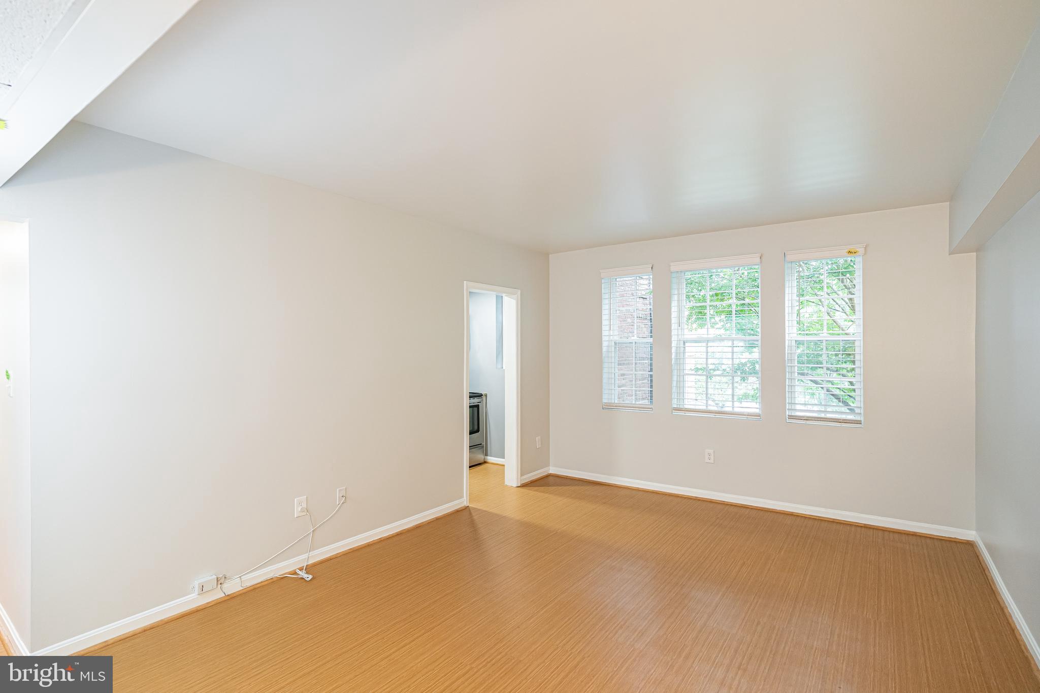 1728 North Rhodes Street, Unit 5275 Arlington, VA 22201 - Photo 10 of 19 Dining / Living/ Entertaining area