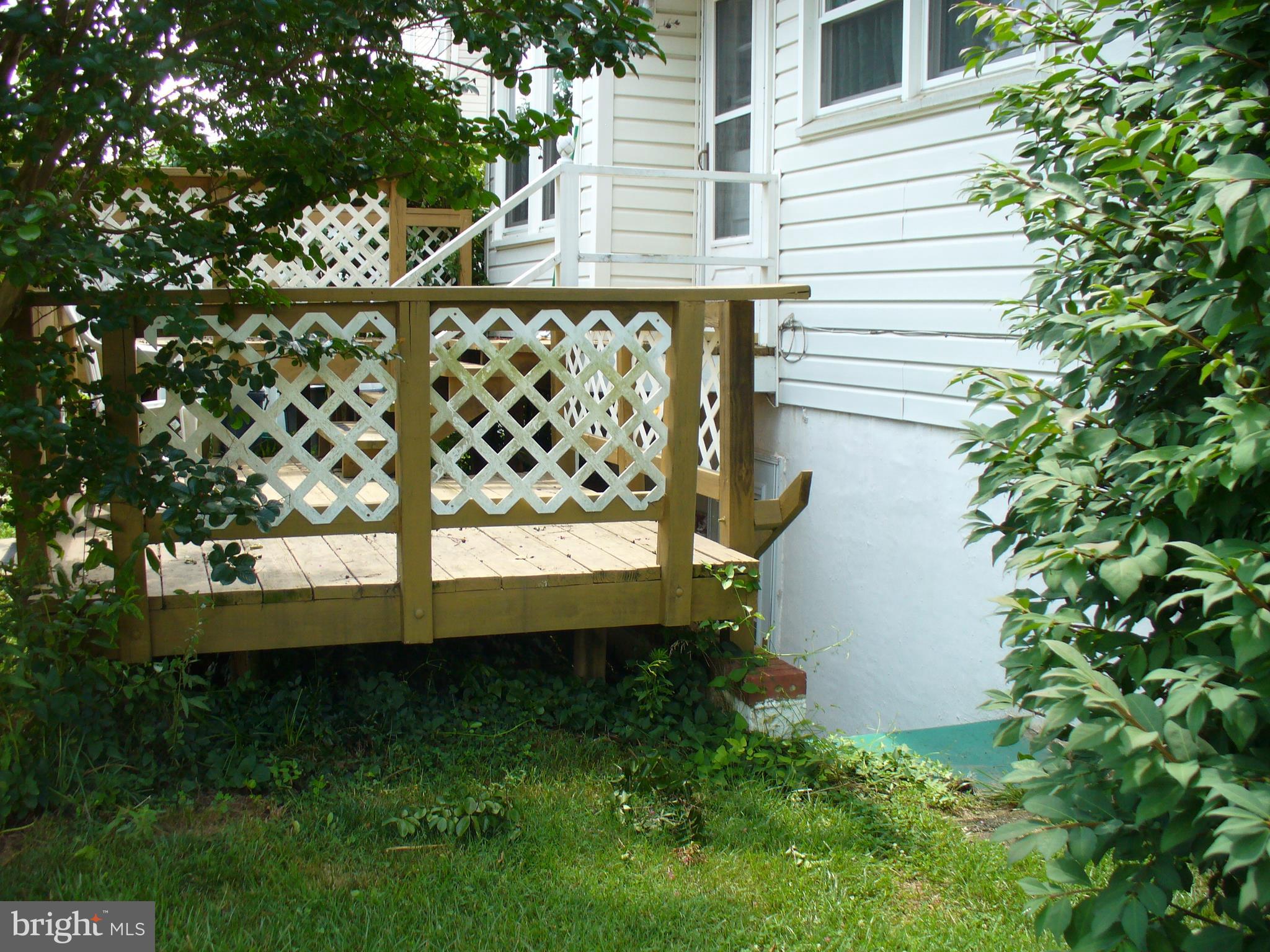 1016 10th Street Laurel, MD 20707 - Photo 8 of 37 Deck