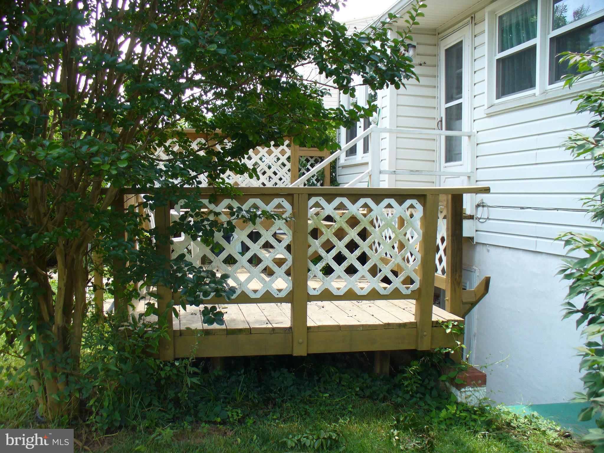 1016 10th Street Laurel, MD 20707 - Photo 9 of 37 Deck