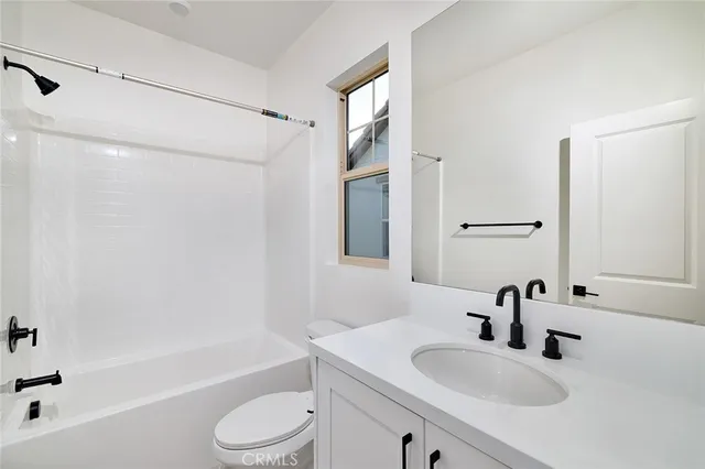 a close up view of a washer and dryer