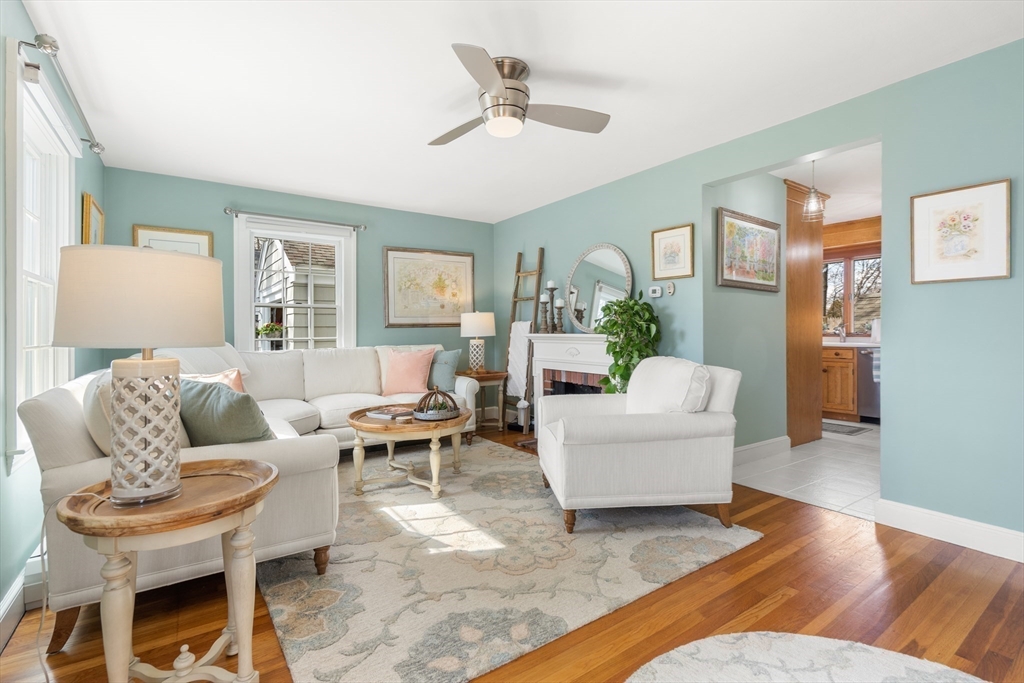 38 Carlton Road Marblehead, MA 01945 - Photo 9 of 36 a living room with furniture and a wooden floor