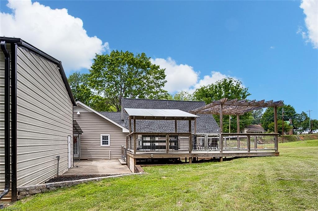 3146 W.O.W. Road Randleman, NC 27317 - Photo 5 of 42 Gallery Image 5