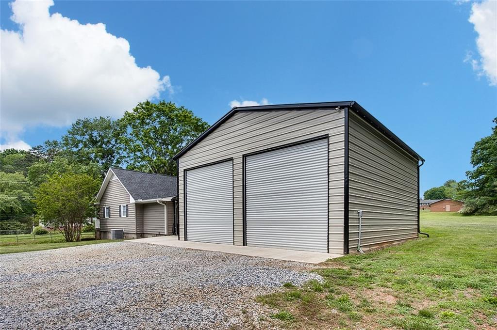 3146 W.O.W. Road Randleman, NC 27317 - Photo 6 of 42 Gallery Image 6
