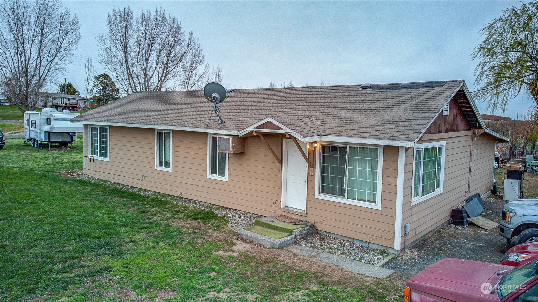 1725 West Bench Road Othello, WA 99344 - Photo 1 of 32