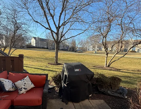 $2,900 | 160 Crescent Lane, Schaumburg, IL 60193