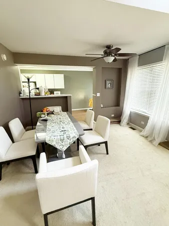 $2,750 | 160 Crescent Lane, Schaumburg, IL 60193