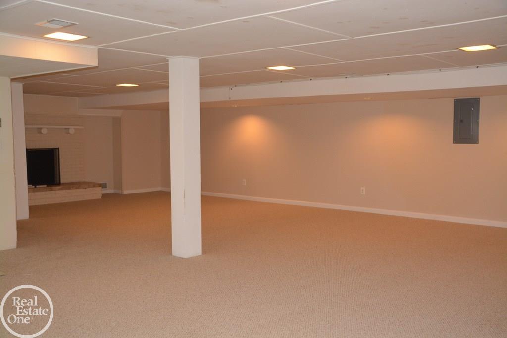 2748 West Tienken Road Rochester Hills, MI 48306 - Photo 3 of 8