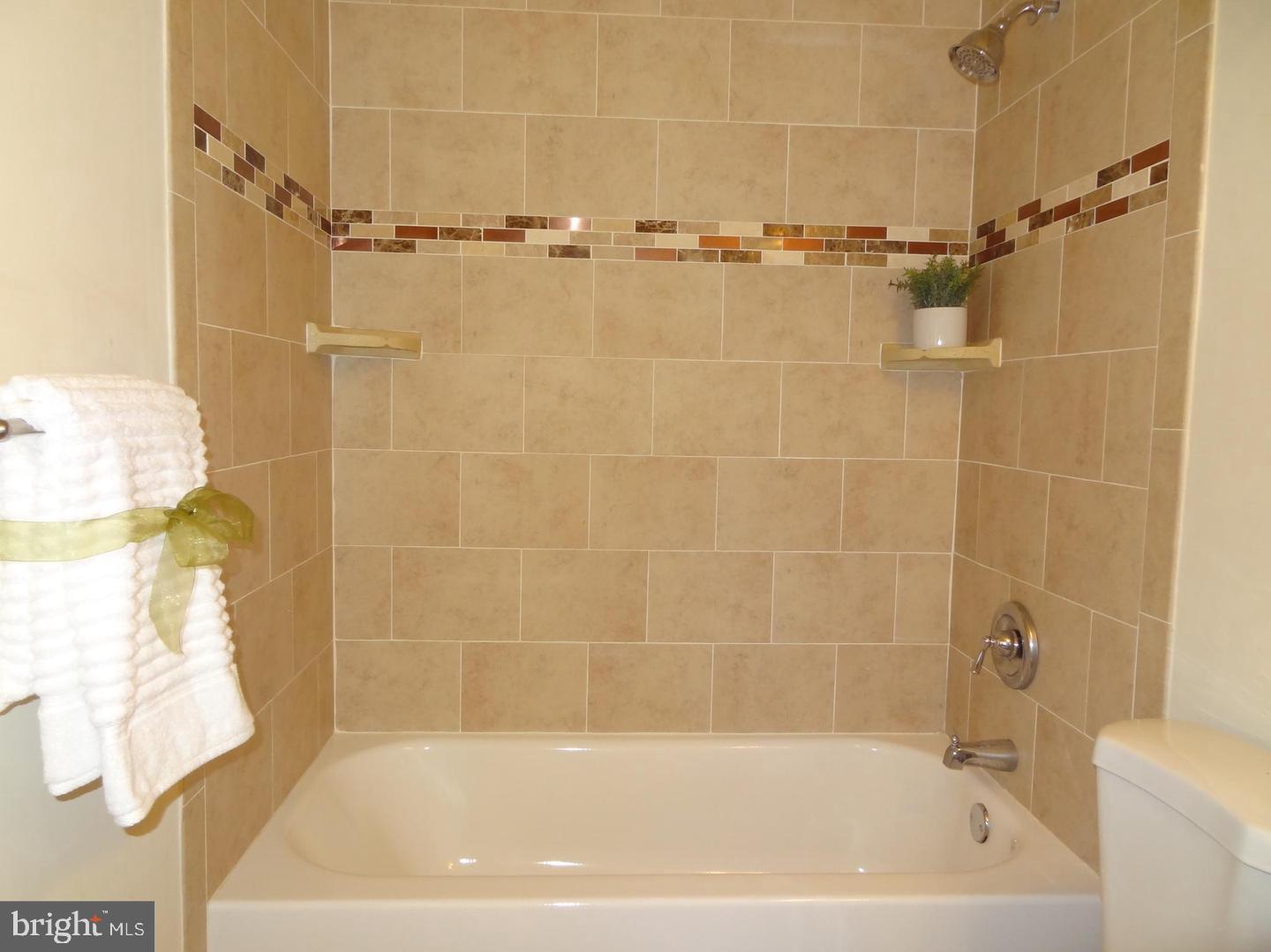 11614 Vantage Hill Road, Unit 12B Reston, VA 20190 - Photo 18 of 39 Gallery Image 18