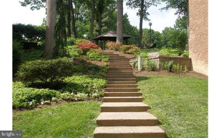 11614 Vantage Hill Road, Unit 12B Reston, VA 20190 - Photo 30 of 39 Gallery Image 30