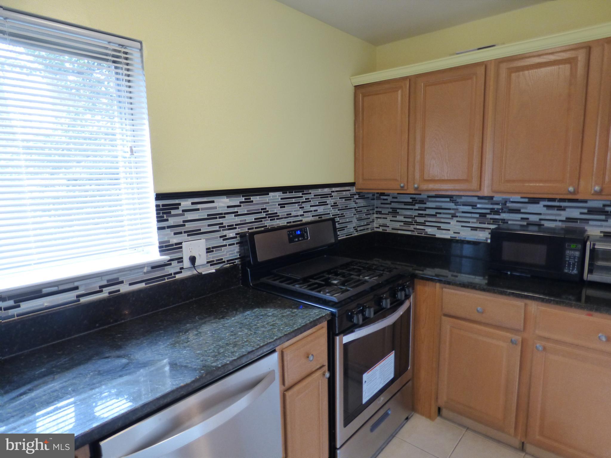11614 Vantage Hill Road, Unit 12B Reston, VA 20190 - Photo 10 of 39 Gallery Image 10