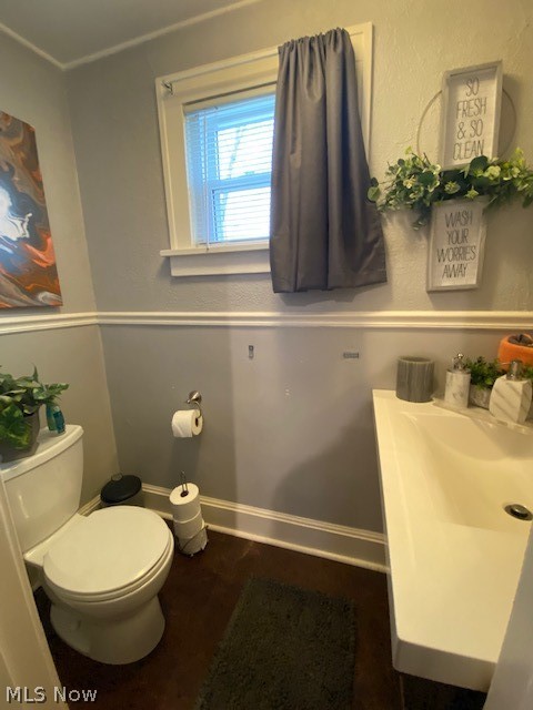 890 Beverly Road Cleveland Heights, OH 44121 - Photo 8 of 25 1st Floor Bath