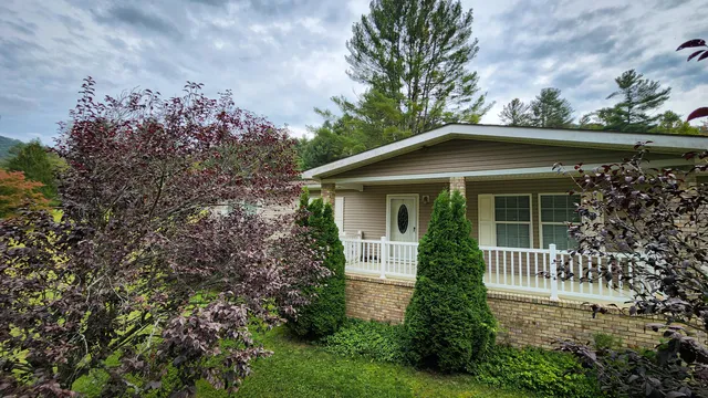 $330,000 | 1015 Bolars Draft Road, Warm Springs, VA 24484