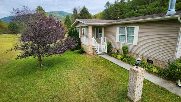 $330,000 | 1015 Bolars Draft Road, Warm Springs, VA 24484