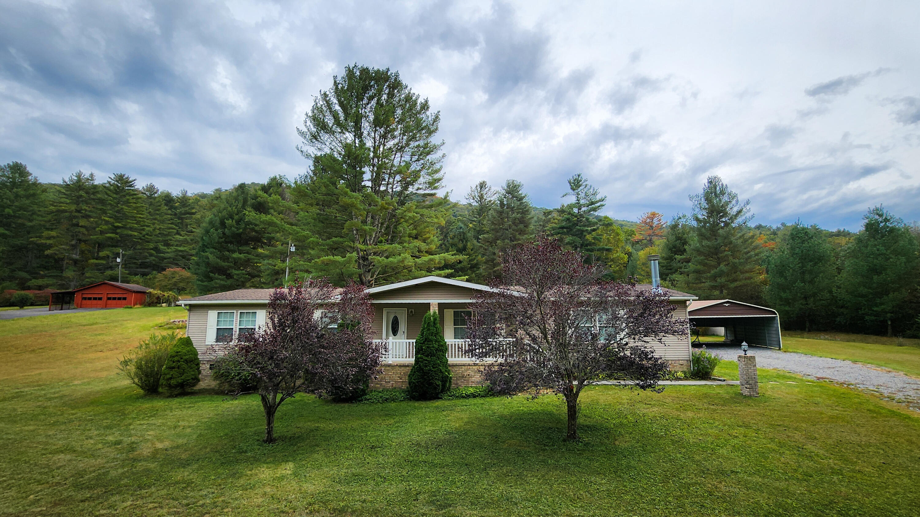 1015 Bolars Draft Road Warm Springs, VA 24484 - Photo 4 of 54 1000059614