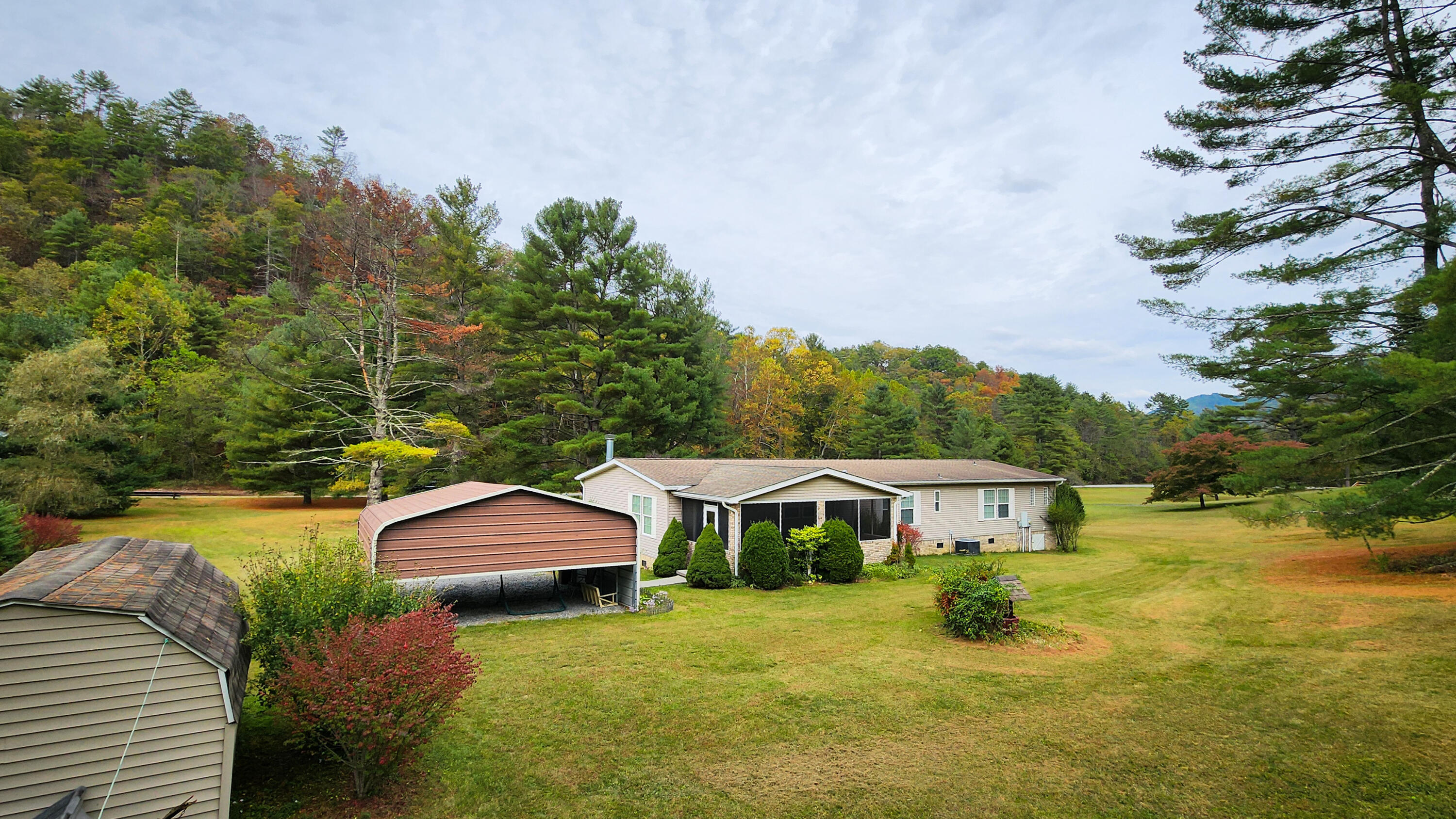 1015 Bolars Draft Road Warm Springs, VA 24484 - Photo 8 of 54 1000059635