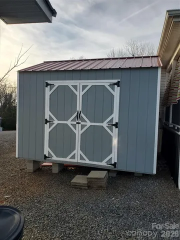 a view of a outdoor space