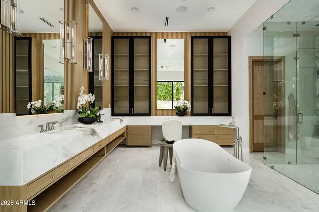 $9,200,000 | 6535 North 40th Place, Paradise Valley, AZ 85253