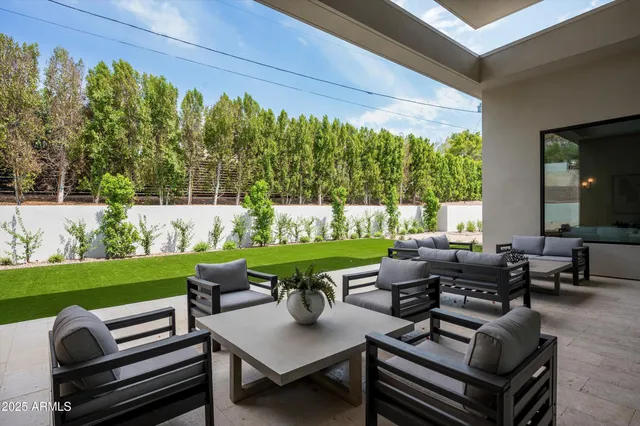 $9,200,000 | 6535 North 40th Place, Paradise Valley, AZ 85253