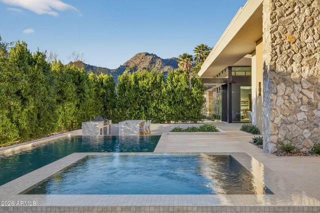 $9,200,000 | 6535 North 40th Place, Paradise Valley, AZ 85253