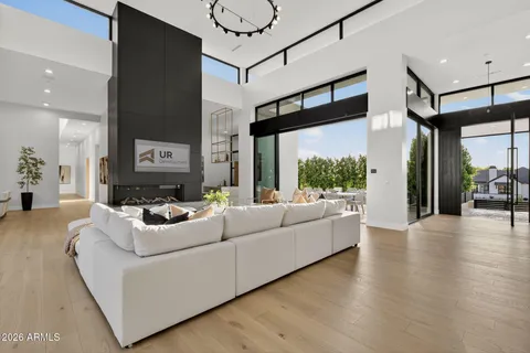 $9,180,000 | 6535 North 40th Place, Paradise Valley, AZ 85253