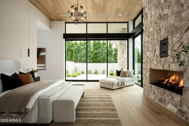 $9,200,000 | 6535 North 40th Place, Paradise Valley, AZ 85253