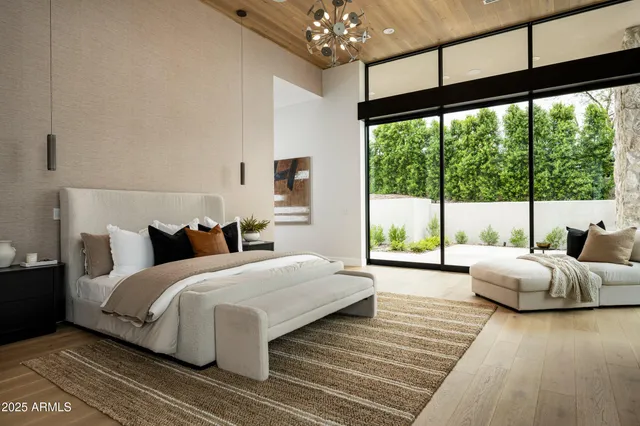 $9,200,000 | 6535 North 40th Place, Paradise Valley, AZ 85253