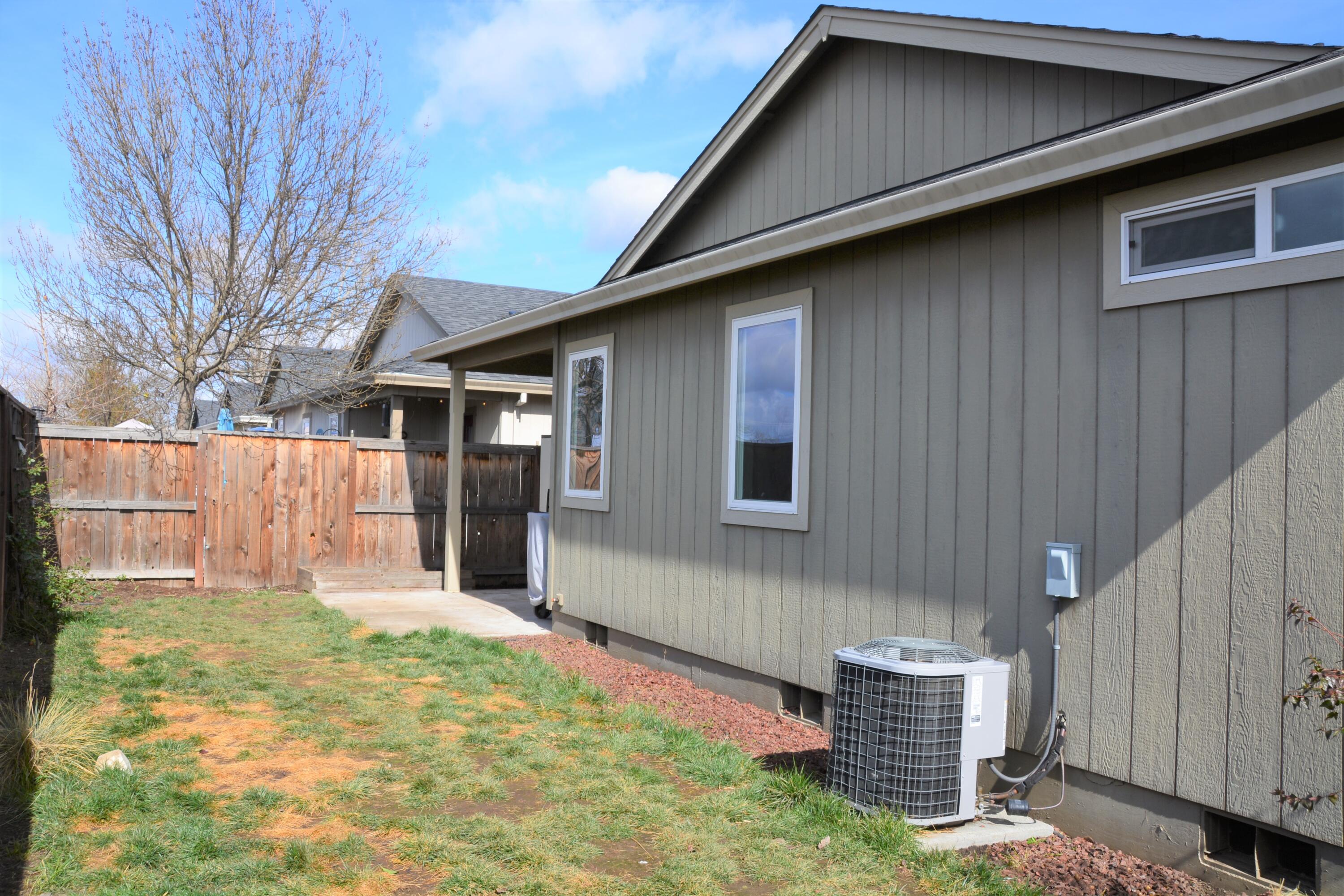 7425 Division Road White City, OR 97503 - Photo 21 of 21 DSC_0296