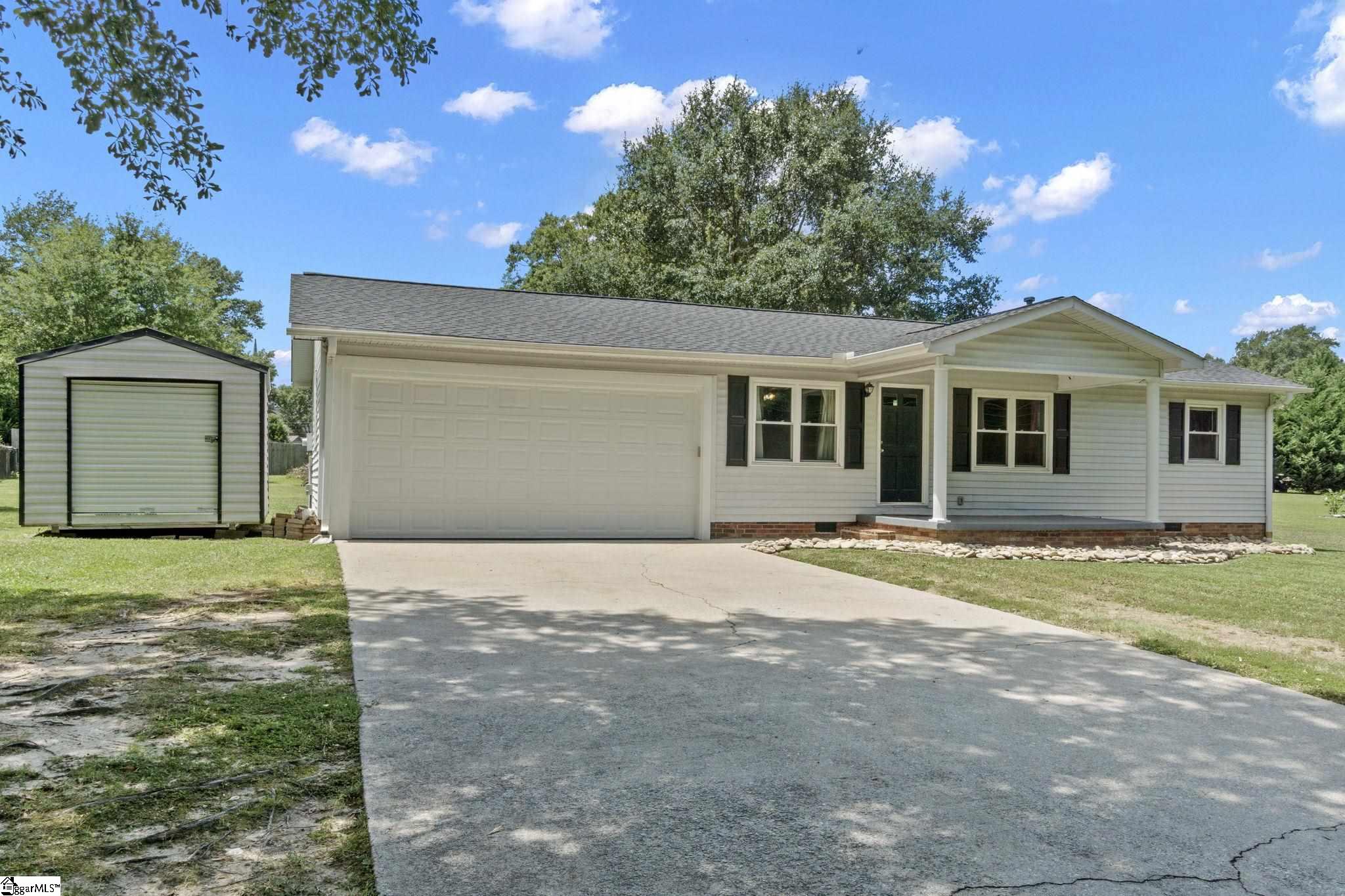 25 Owens Road Taylors, SC 29687 - Photo 2 of 31 Gallery Image 2