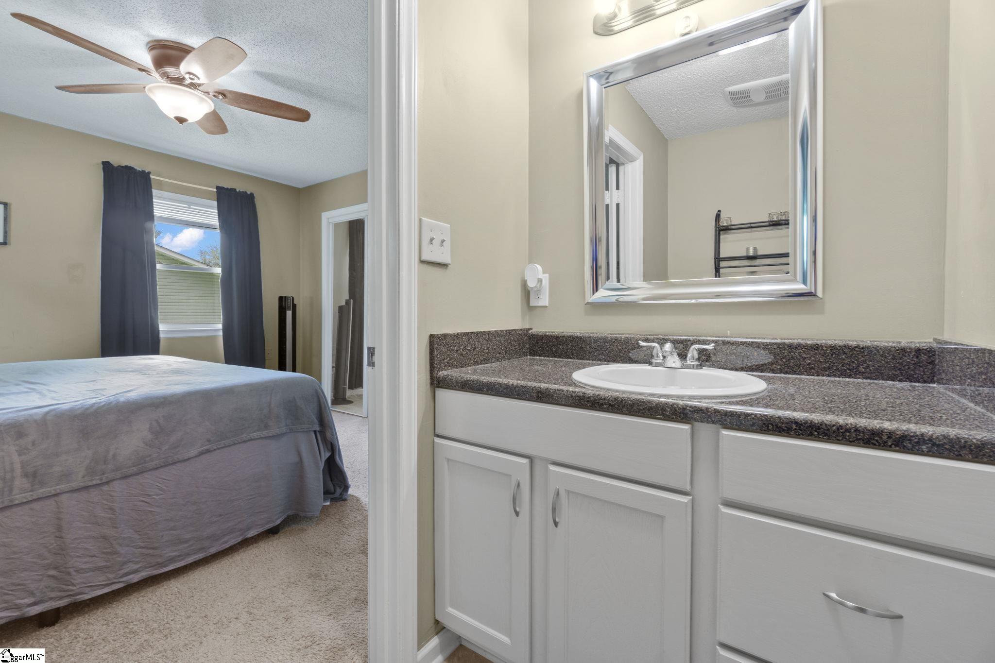 25 Owens Road Taylors, SC 29687 - Photo 15 of 31 Gallery Image 15