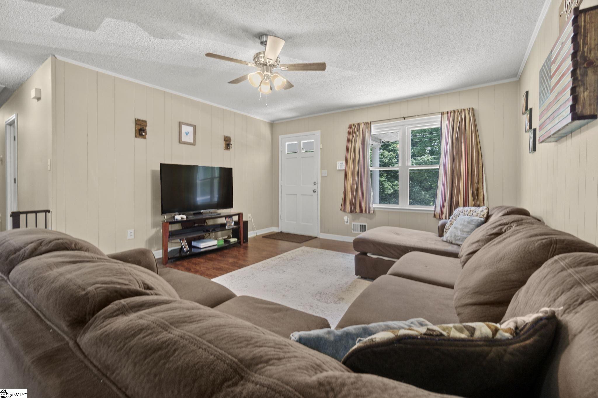 25 Owens Road Taylors, SC 29687 - Photo 6 of 31 Gallery Image 6