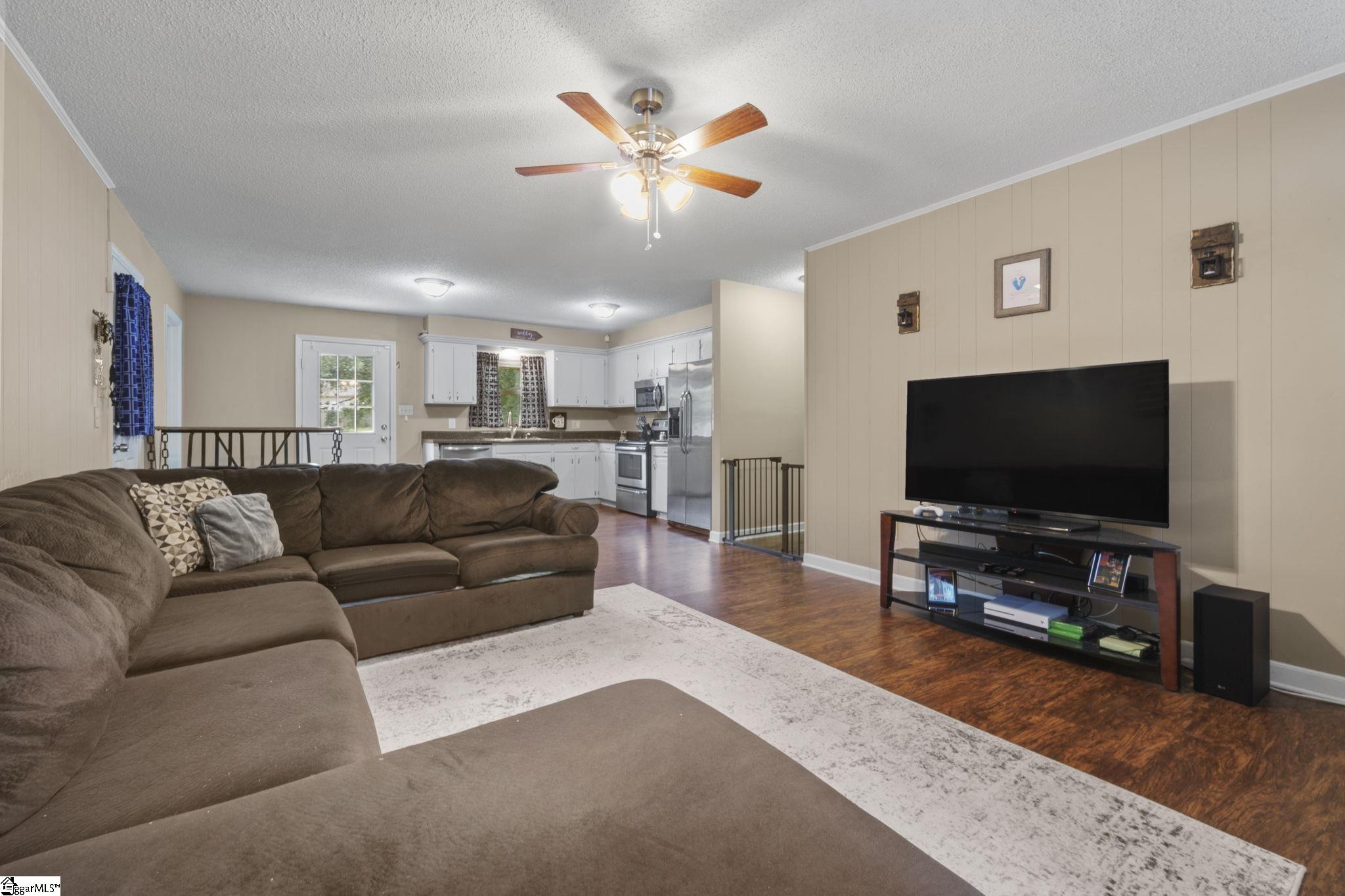 25 Owens Road Taylors, SC 29687 - Photo 7 of 31 Gallery Image 7