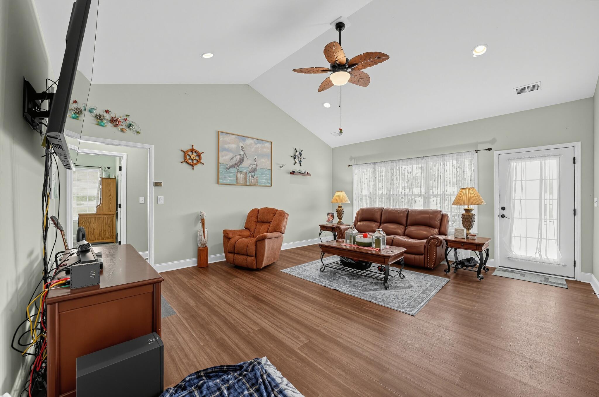 6777 Hampton Road Conway, SC 29527 - Photo 9 of 59 31_6777_Hampton_Rd-Living_room-7593