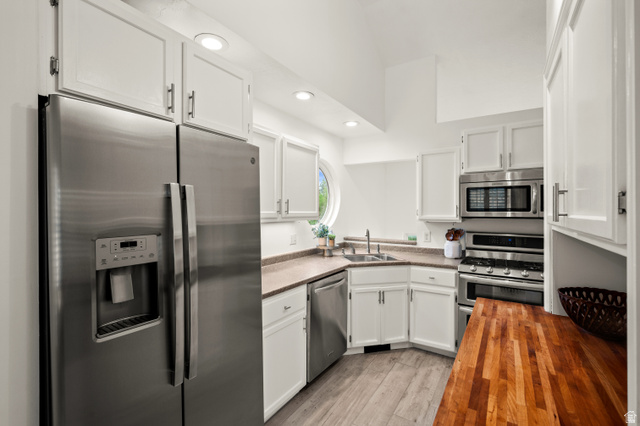 7635 South Lark Mdw Cove Midvale, UT 84047 - Photo 4 of 17
